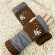 Autumn and winter heart-shaped contrasting color retro warm fashion finger gloves — image 3 of 20