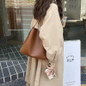 Retro large-capacity bags women's new fashion bucket bag French niche underarm bag Joker messenger bag — image 10 of 16