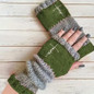 Autumn and winter heart-shaped contrasting color retro warm fashion finger gloves — image 26 of 42