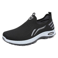 Comfortable Slip-On Walking Shoes for Men | Lightweight Non-Slip Beijing Cloth Shoes — image 2 of 10