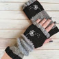 Autumn and winter heart-shaped contrasting color retro warm fashion finger gloves — image 16 of 20